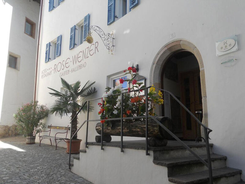 Rose Wenzer