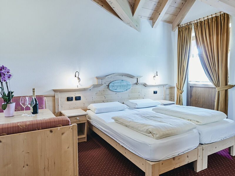 Hotel 2000