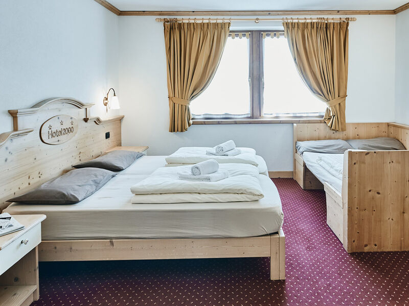 Hotel 2000