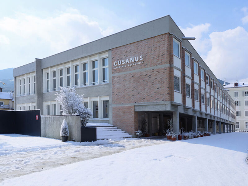 Cusanus Accademia