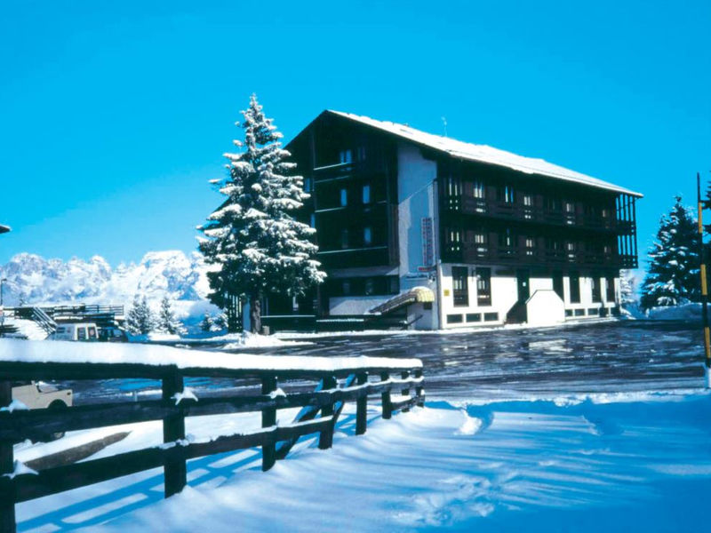 Blu Dolomiti Chalet