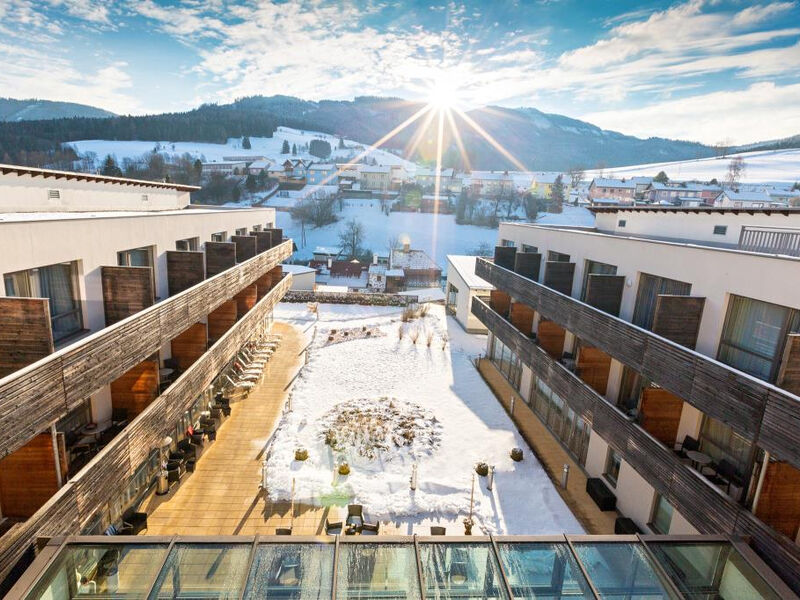 Naturparkhotel Lambrechterhof