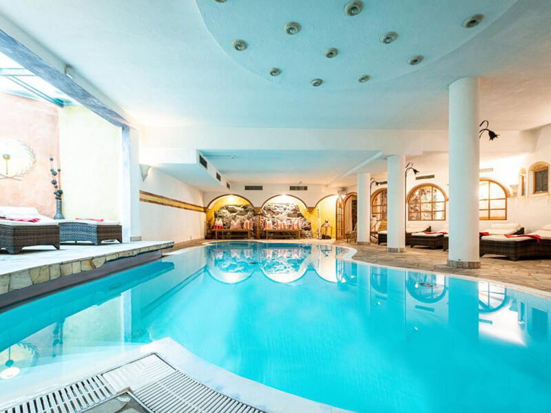 Alphotel Stocker