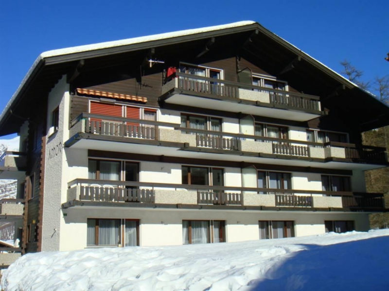 Amor Lodge