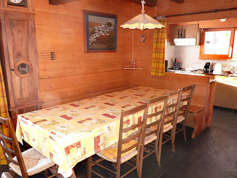 Appartement No 2 dans chalet Luy d'Août