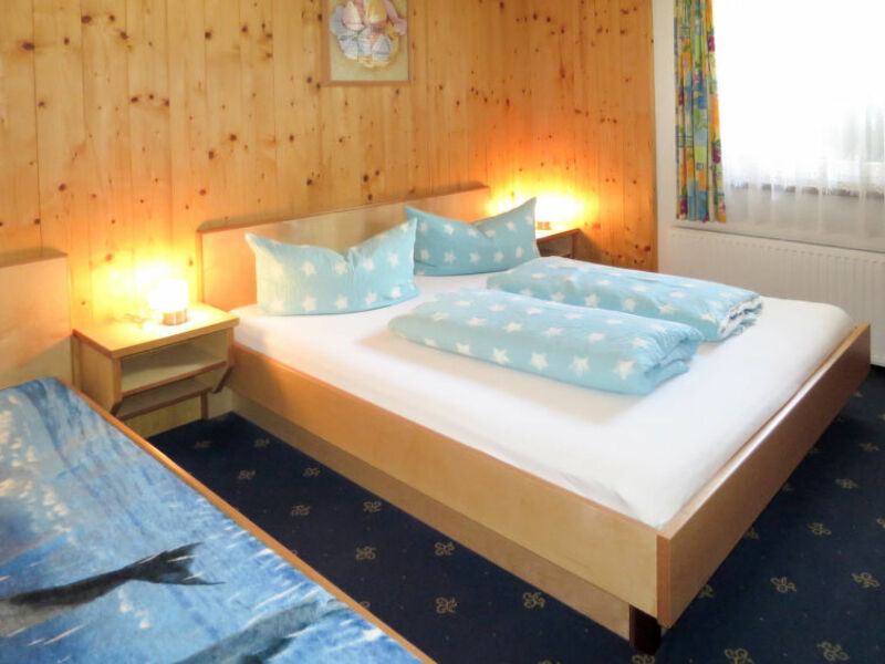 HAUS KRISTALL (SZU195)