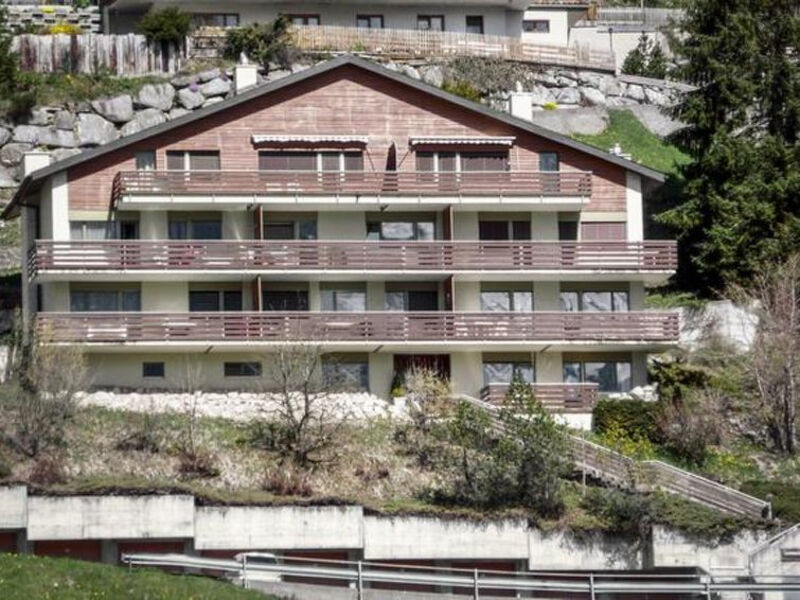 HOLIDAY APARTMENT