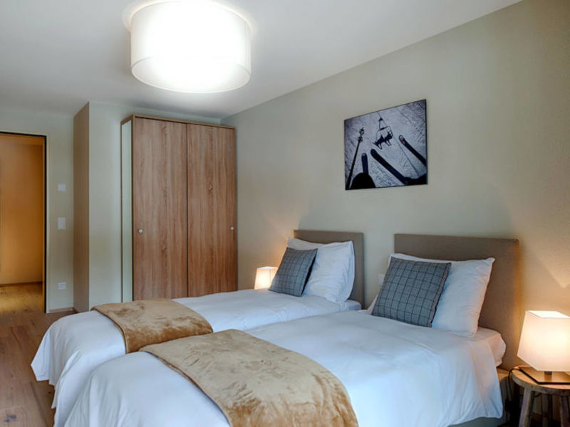 Peaks Place (LAX370)