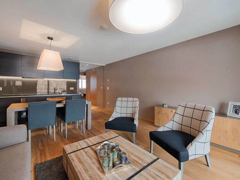 Peaks Place (LAX370)