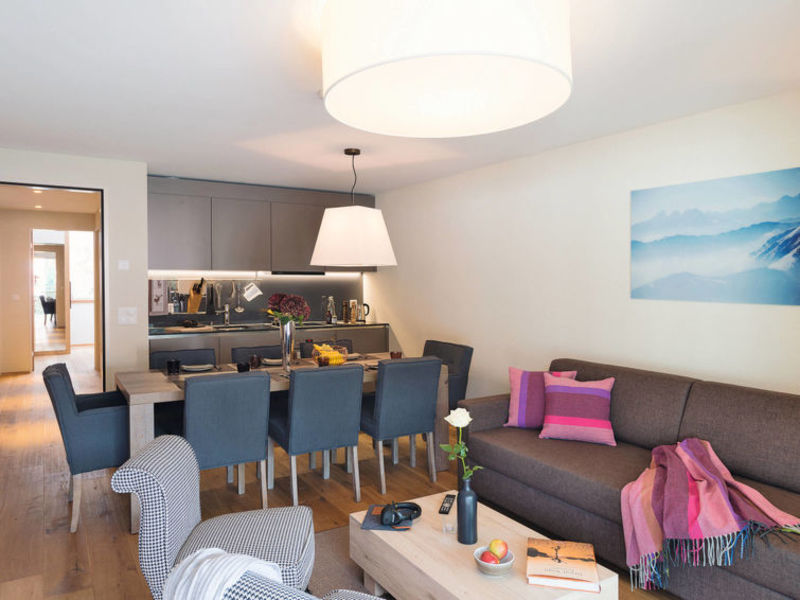 Peaks Place (LAX370)