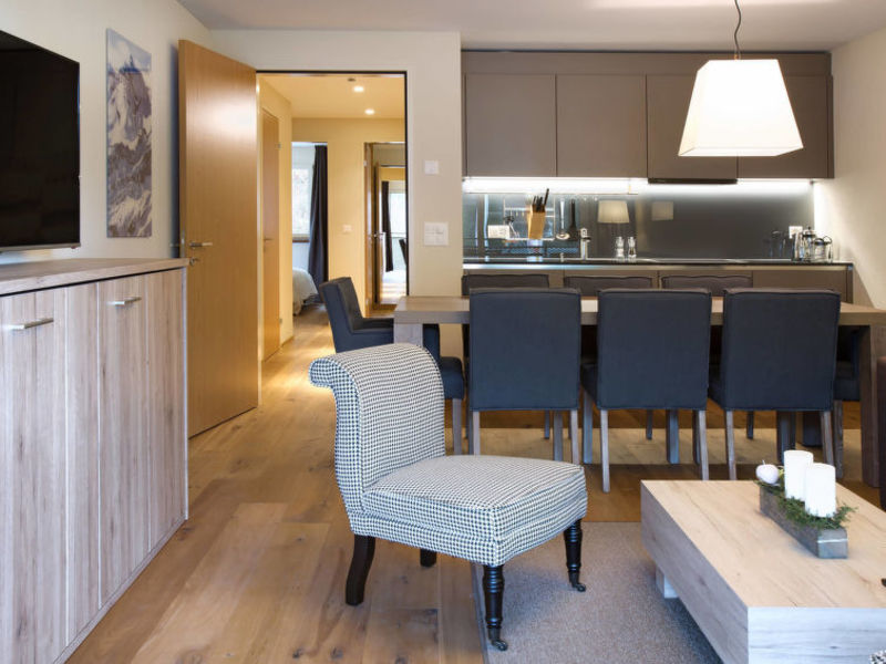 Peaks Place (LAX370)