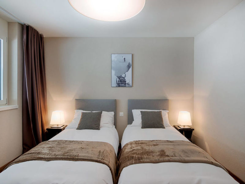 Peaks Place (LAX370)