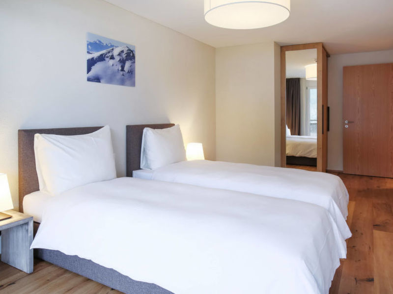 Peaks Place (LAX370)