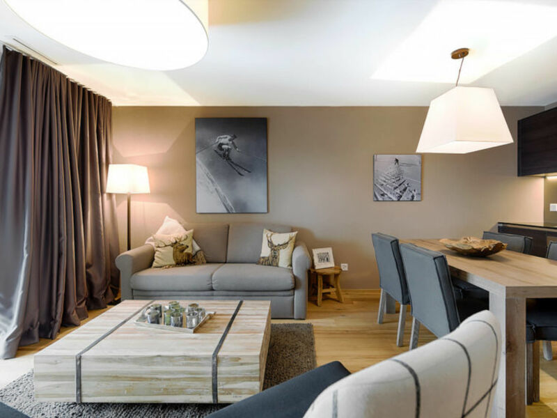 Peaks Place (LAA370)