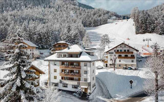 Náhled objektu Piccolo Hotel Claudia, San Vigilio di Marebbe / St. Vigil in Enneberg, Plan de Corones / Kronplatz, Włochy