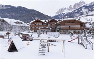 Náhled objektu Sella Ronda & Dependance Serenella, Campitello di Fassa, Val di Fassa / Fassatal, Włochy